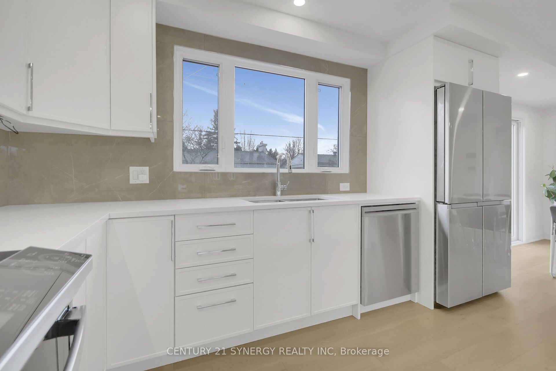 16 Glenridge Road, MeadowlandsCrestviewandArea, ON K2G 2Z5