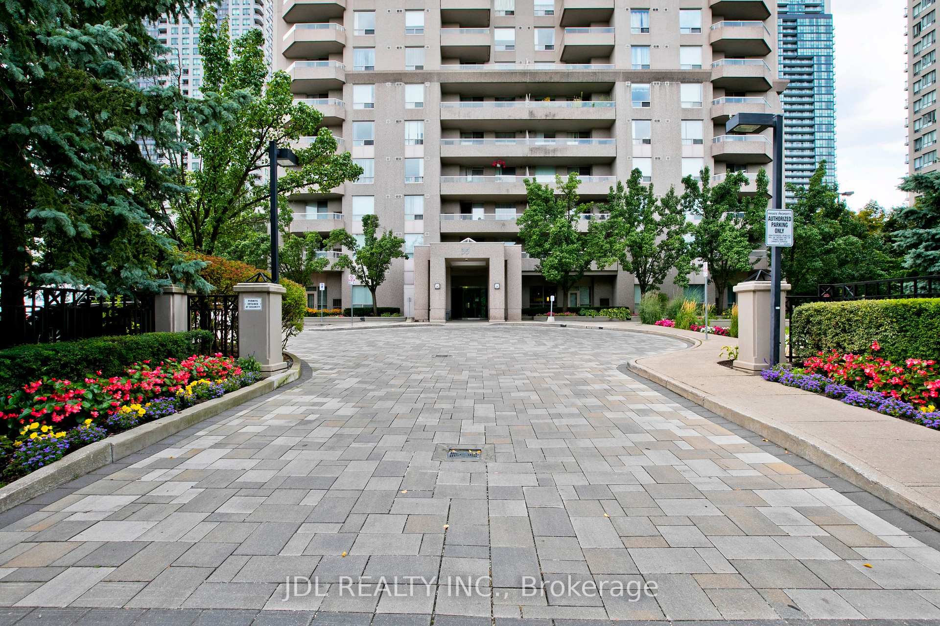 2 Bedrooms Condo at 35 EMPRESS, Toronto For sale