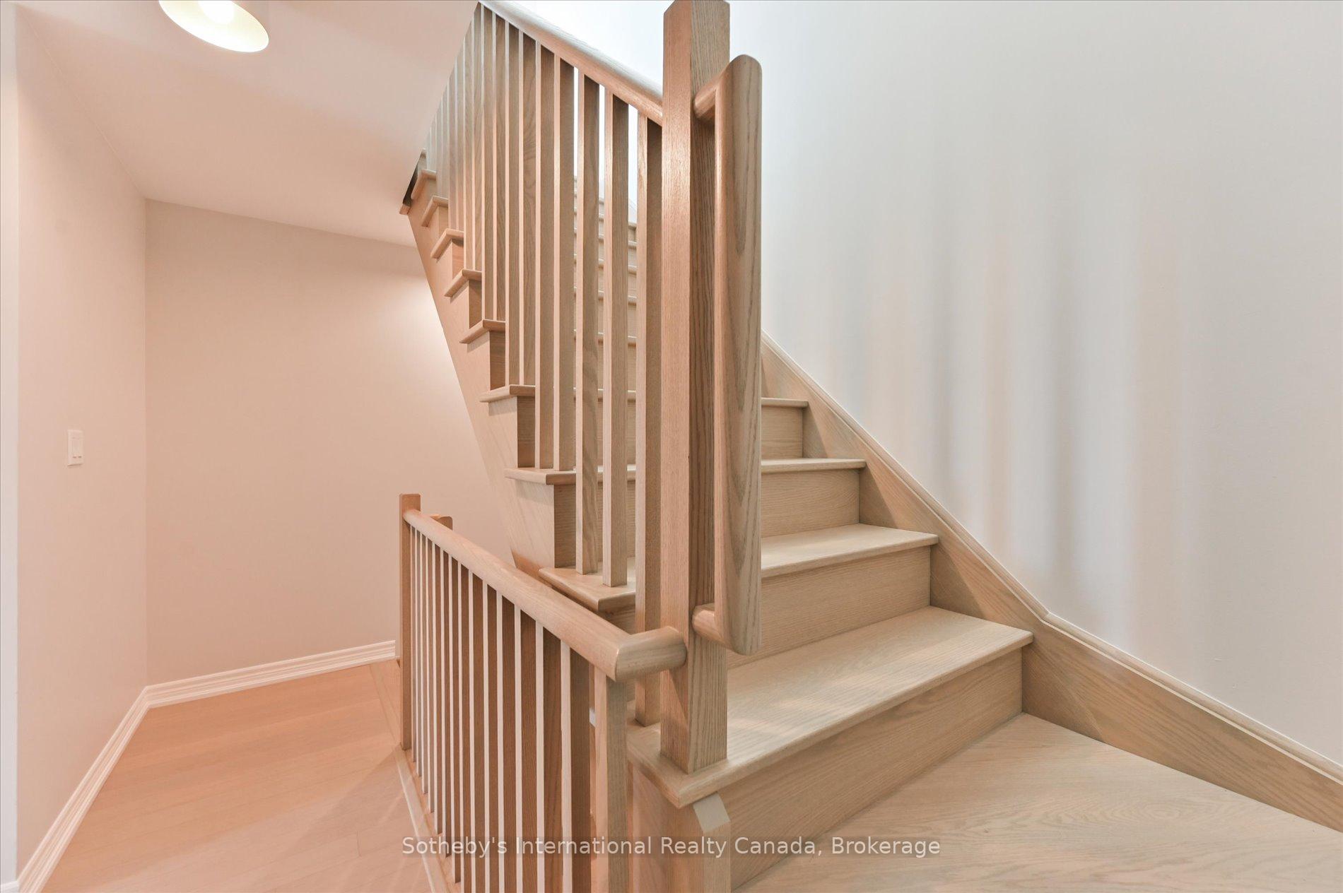 2 Bedrooms Condo at 2199 Lillykin, Oakville For sale