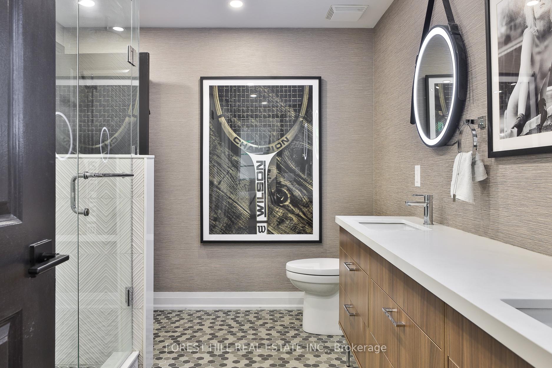 2 Bedrooms Condo at 1 Benvenuto, Toronto For sale