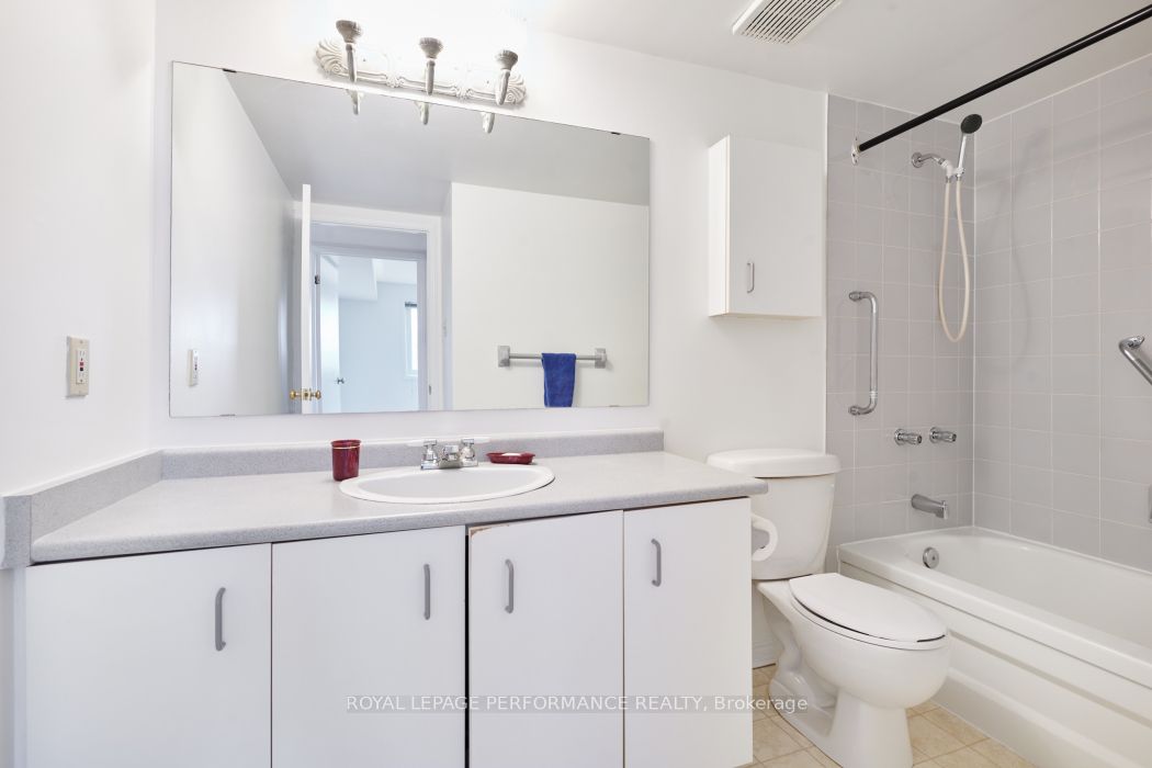 345 CENTRUM Boulevard W, #403