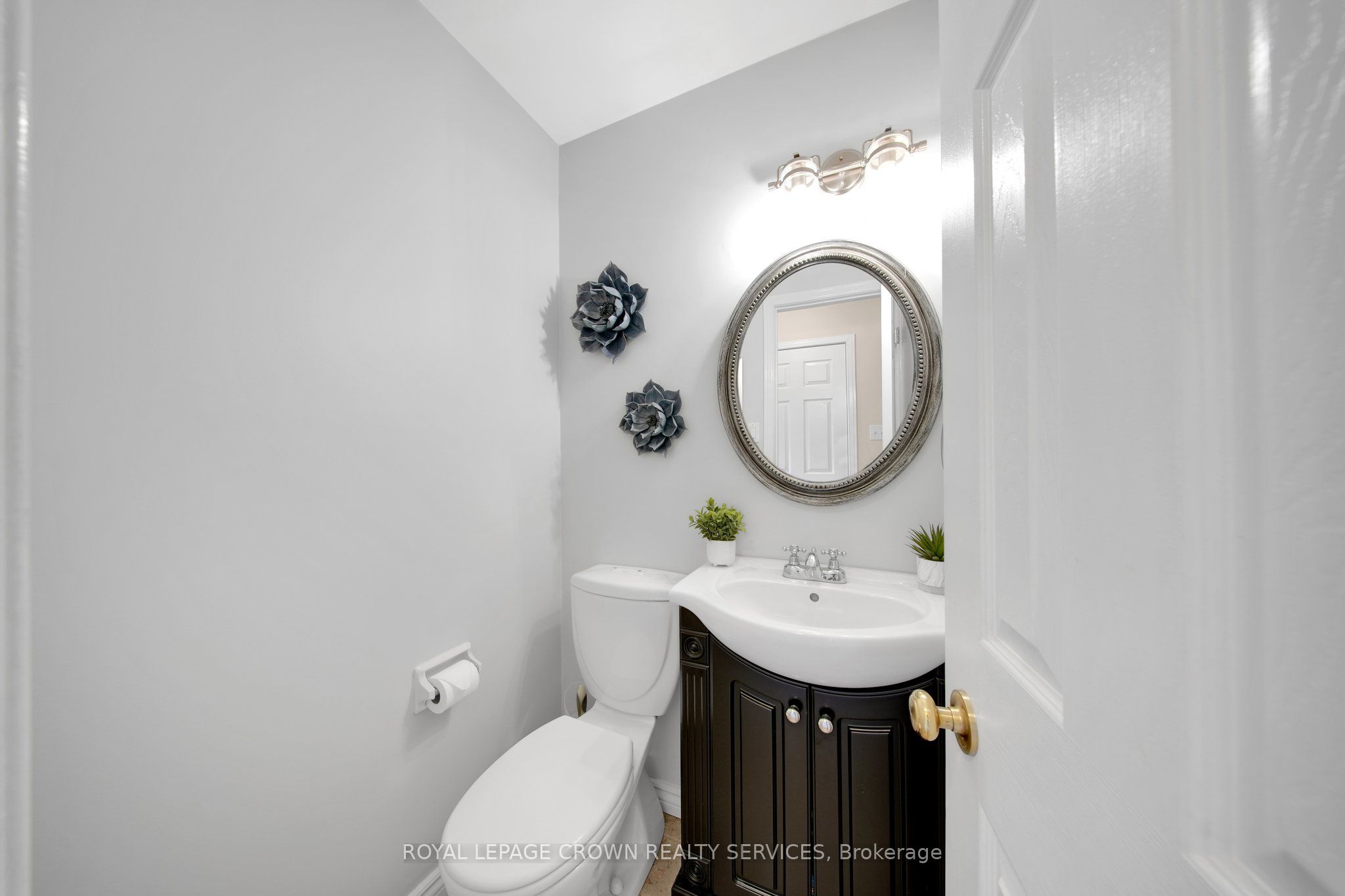 383 Ashworth Drive