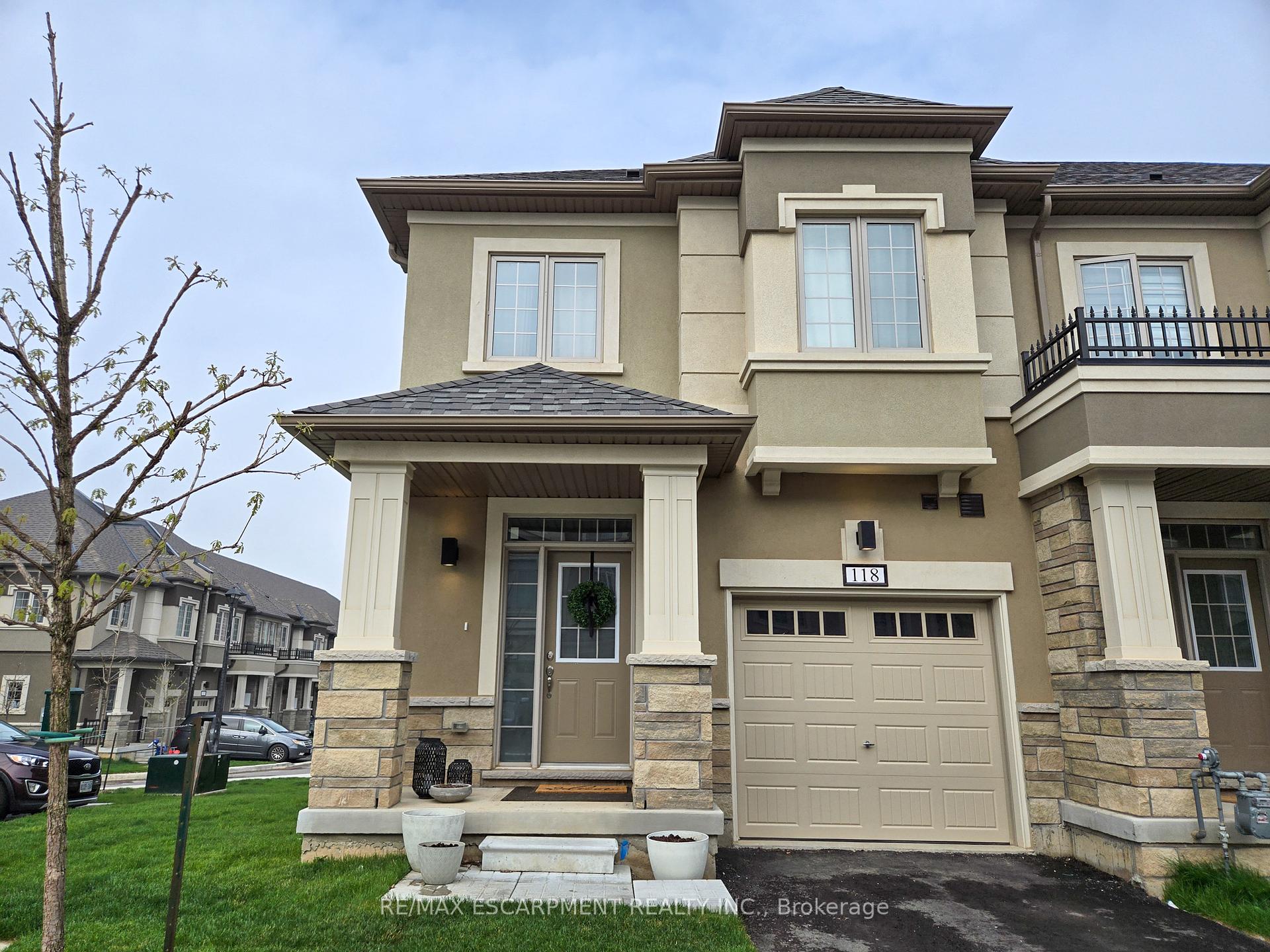 3 Bedrooms Condo at 305 Garner, Hamilton For sale