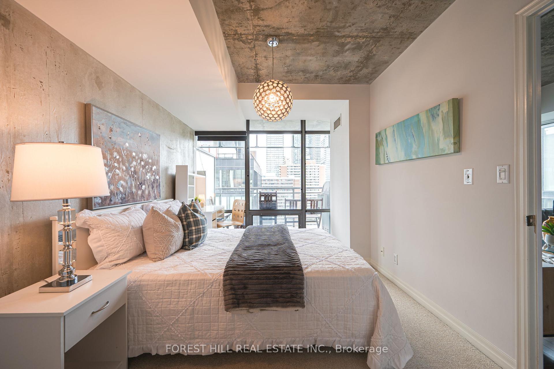 2 Bedrooms Condo at 22 Wellesley, Toronto For sale