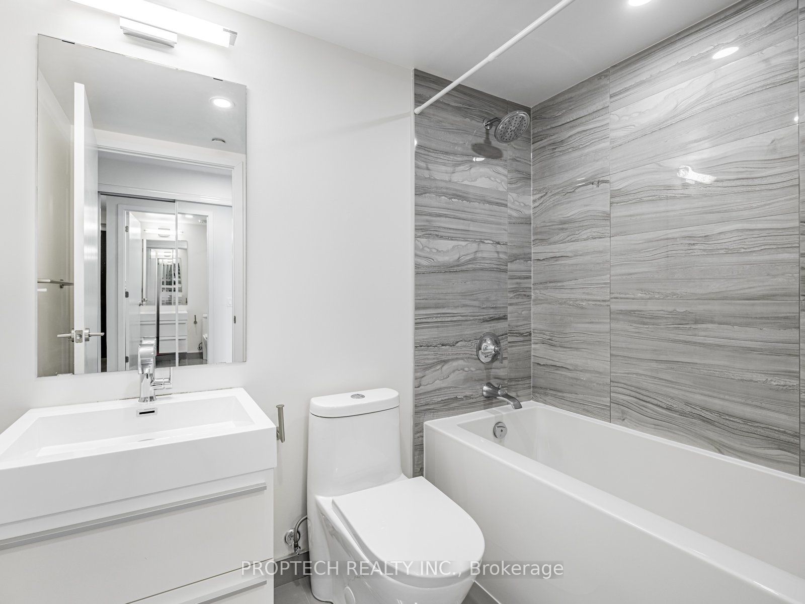 39 Roehampton Avenue, #4201