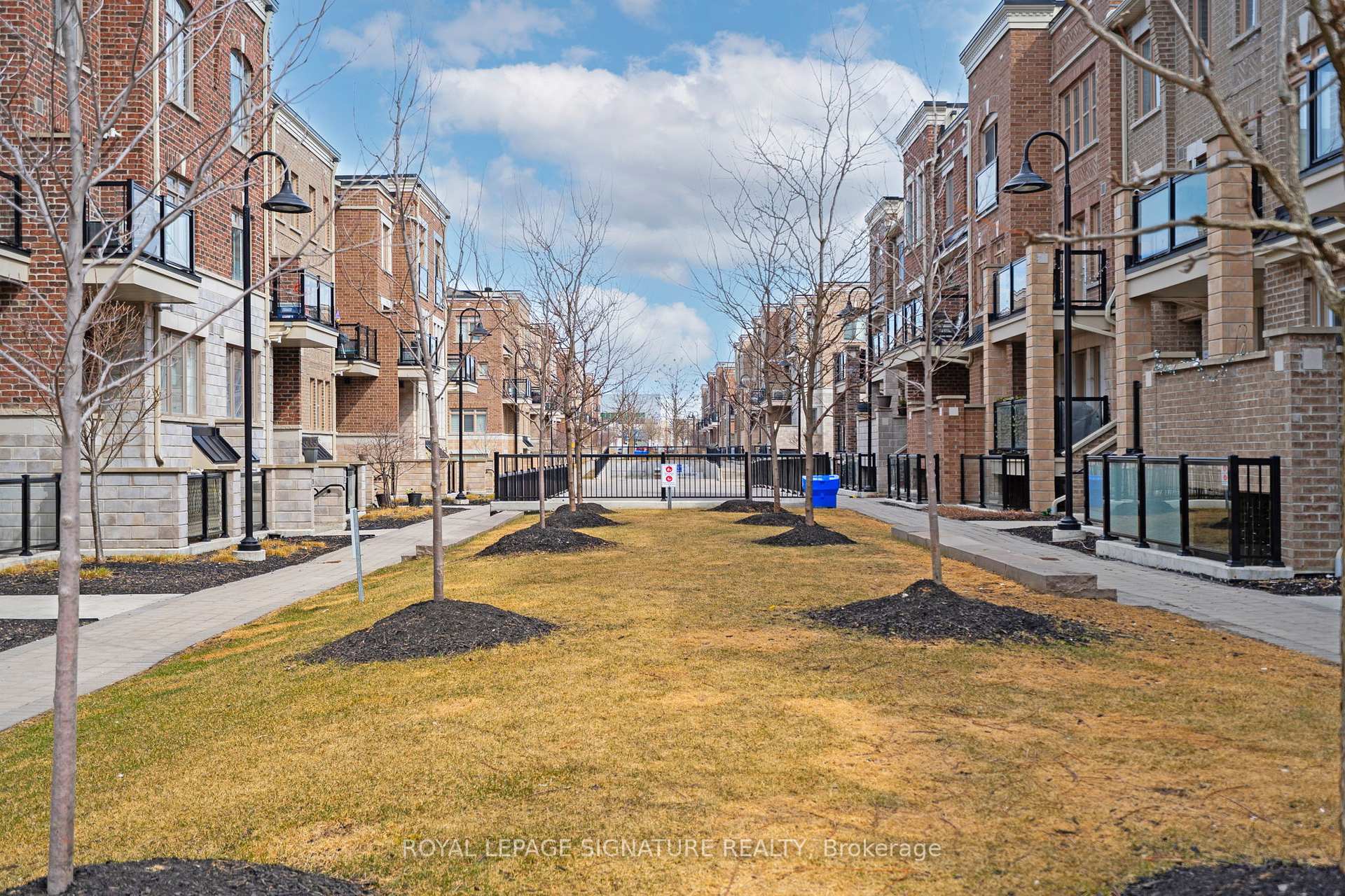 2 Bedrooms Condo at 60 Parrotta, Toronto For sale
