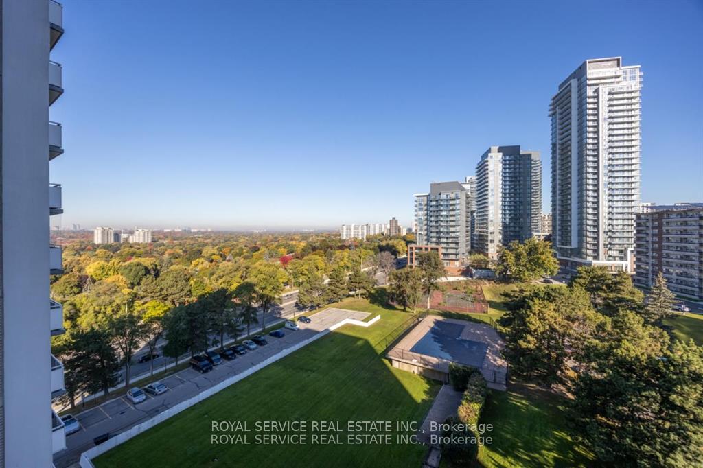 1 Bedroom Condo at 10 Parkway Forest,  Toronto For sale