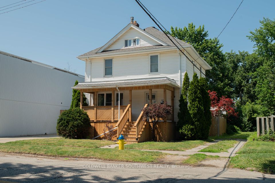 232 Davis Street, Sarnia, ON N7T 1B3