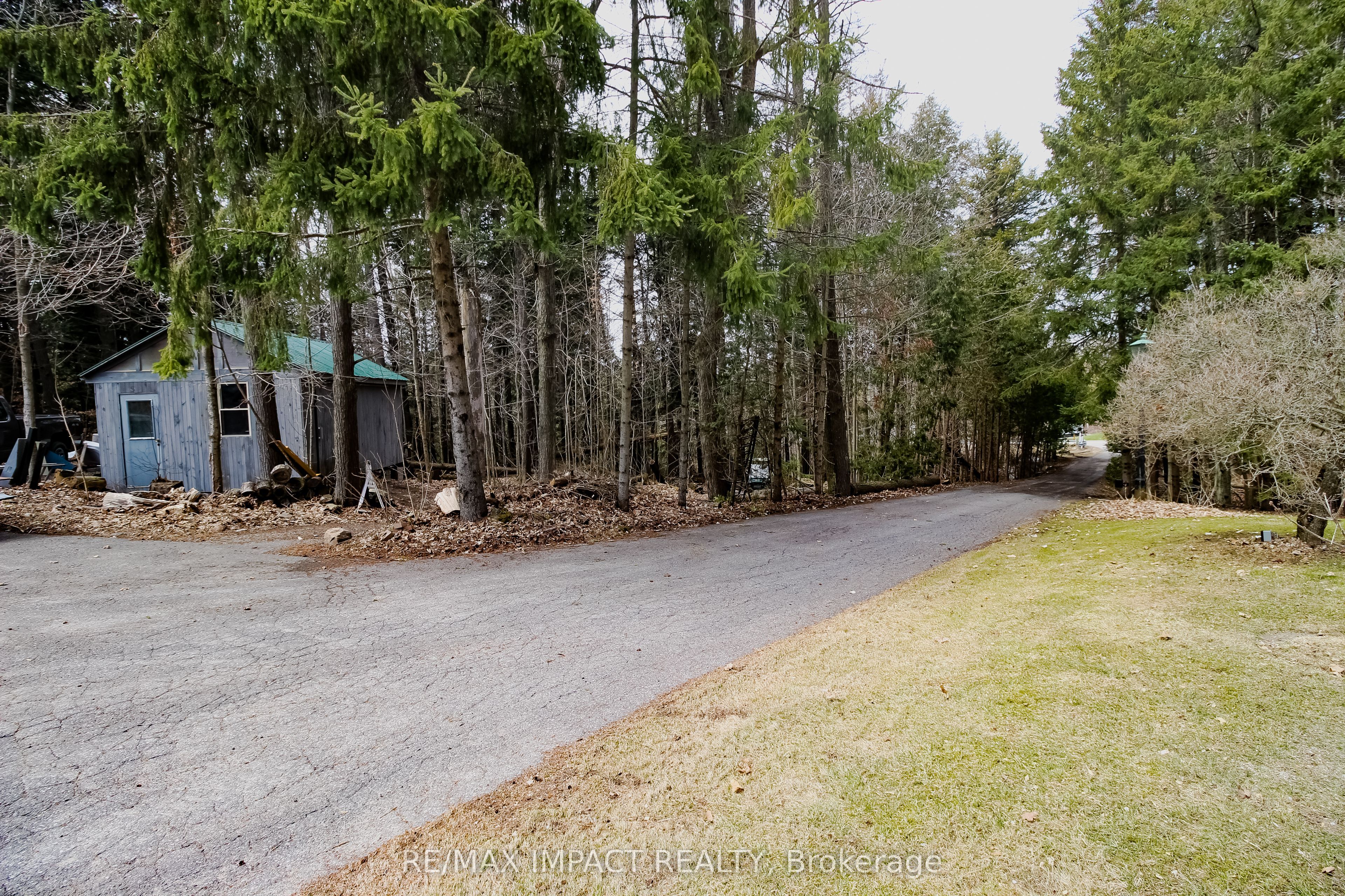 215 Raglan Road W