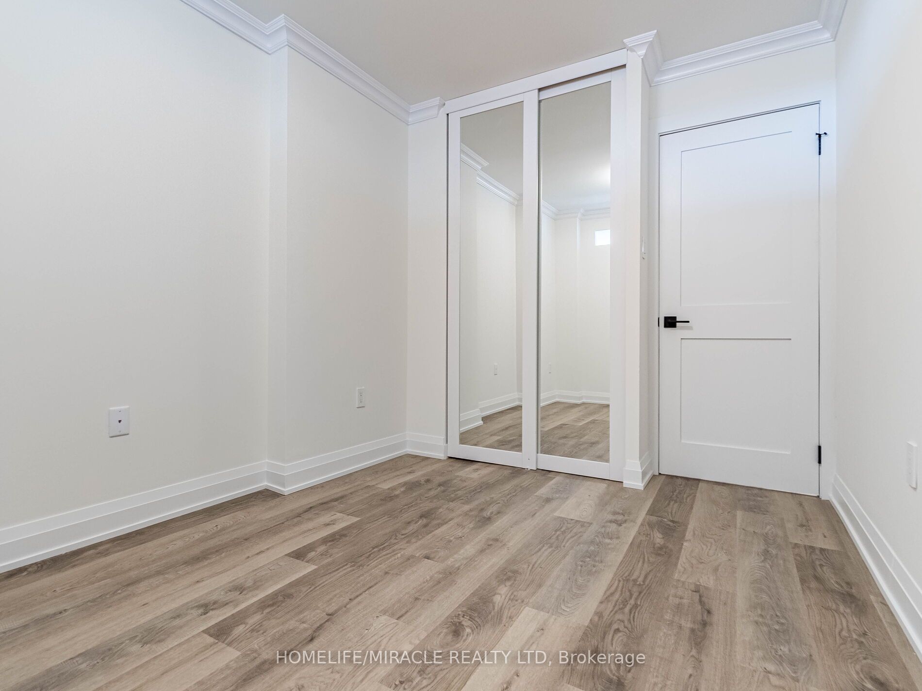 1270 Maple Crossing Boulevard, #604