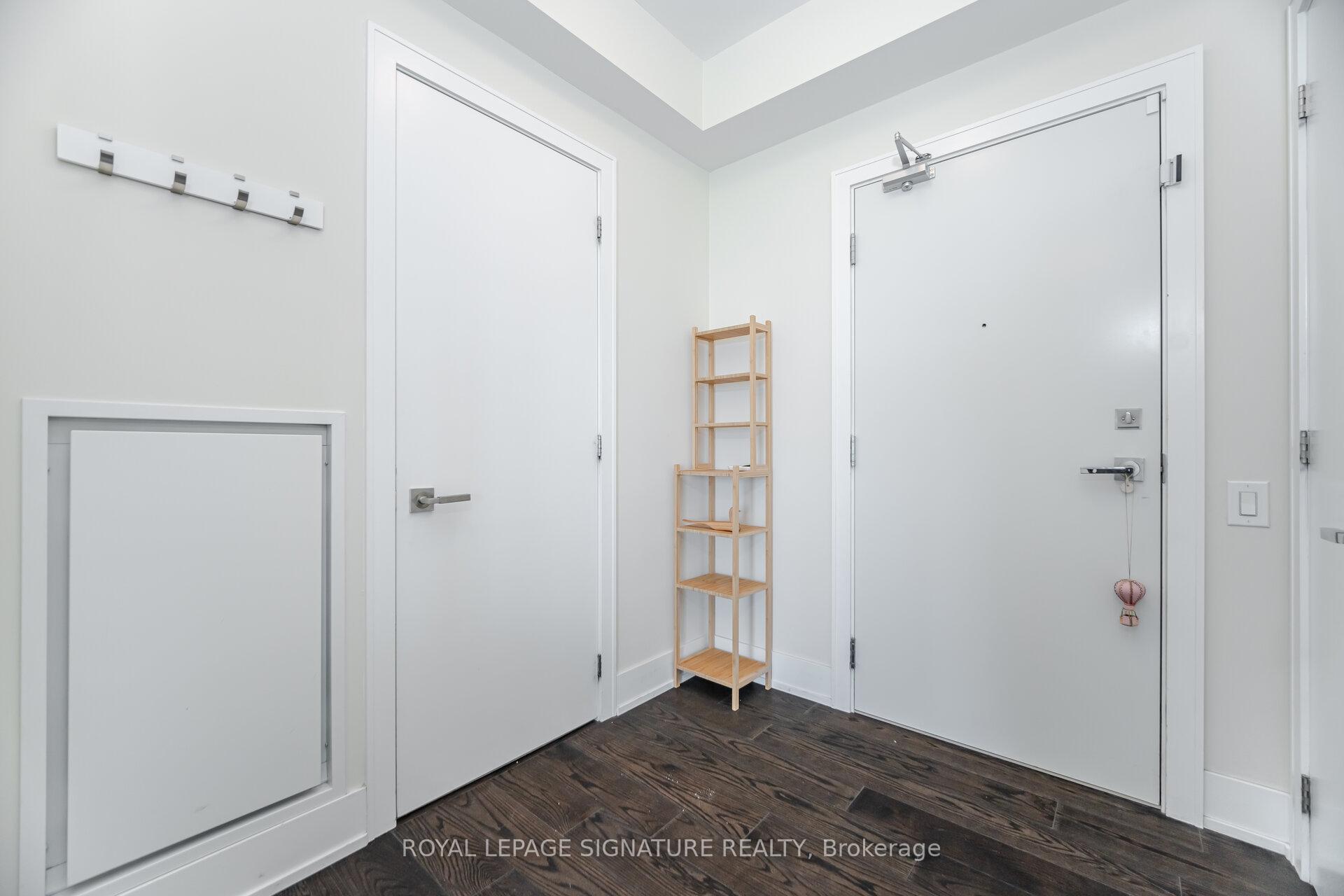 2 Bedrooms Condo at 170 Avenue, Toronto For sale