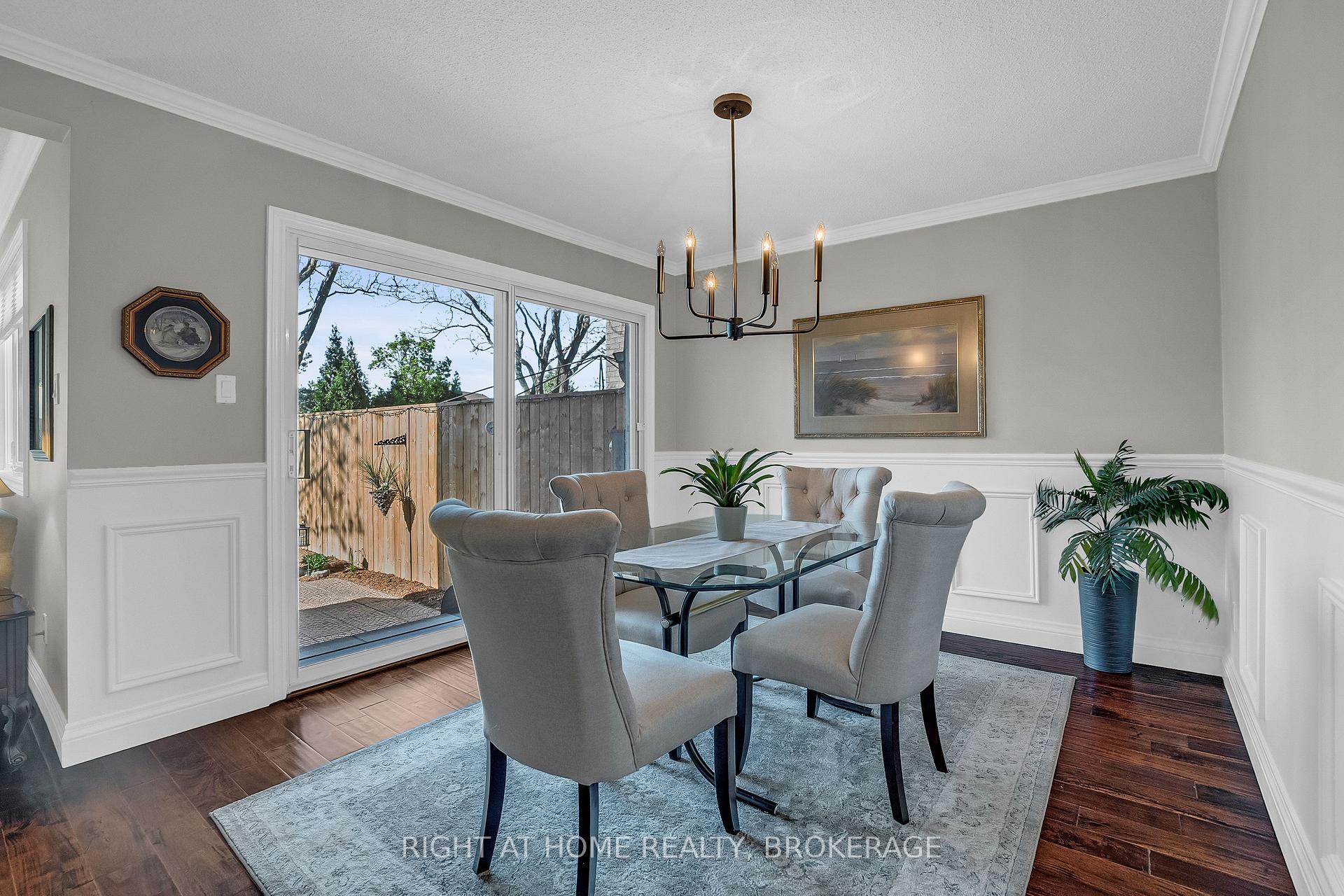 3 Bedrooms Condo at 3420 South Millway, Mississauga For sale