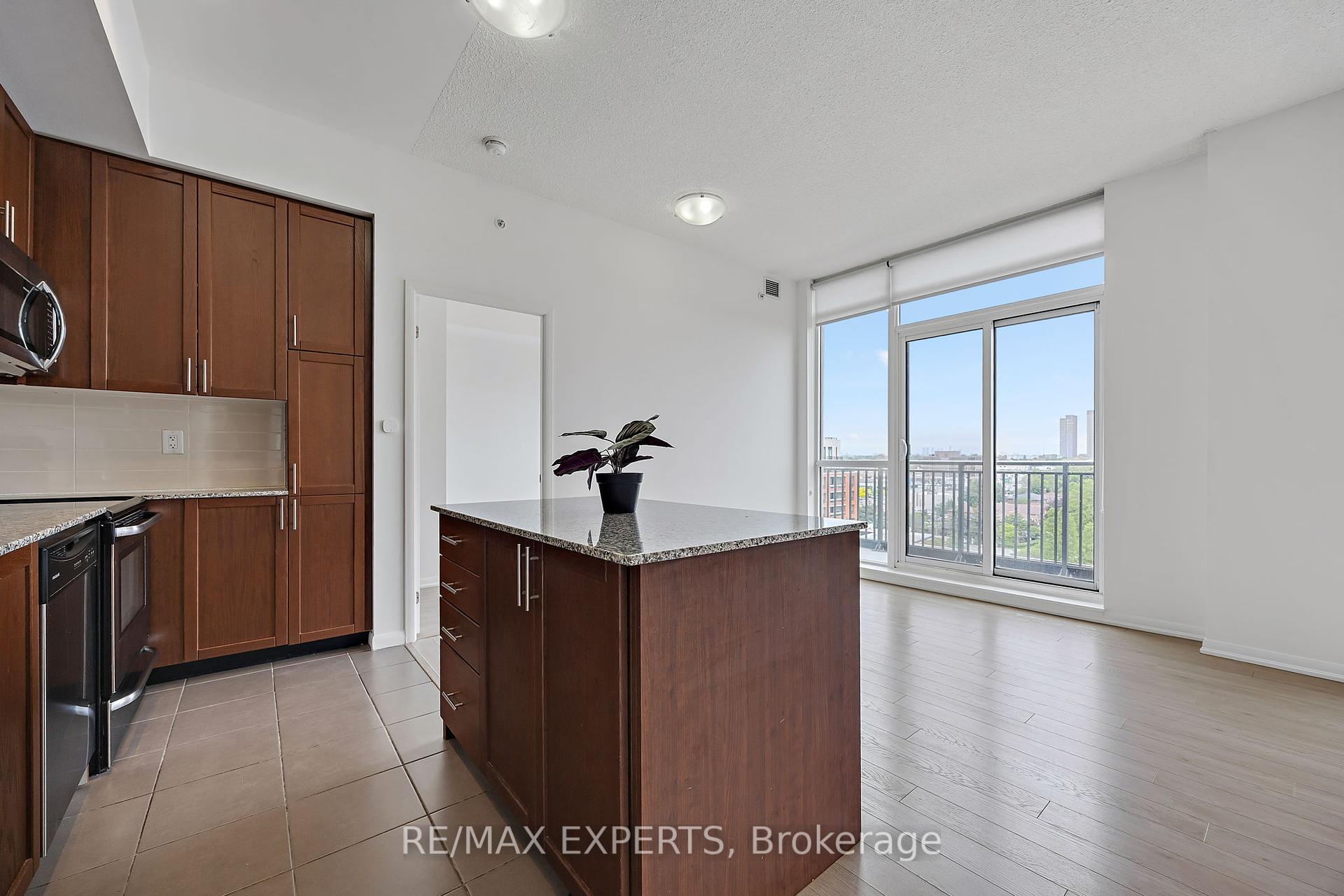 3 Bedrooms Condo at 36 Via Bagnato, Toronto For sale