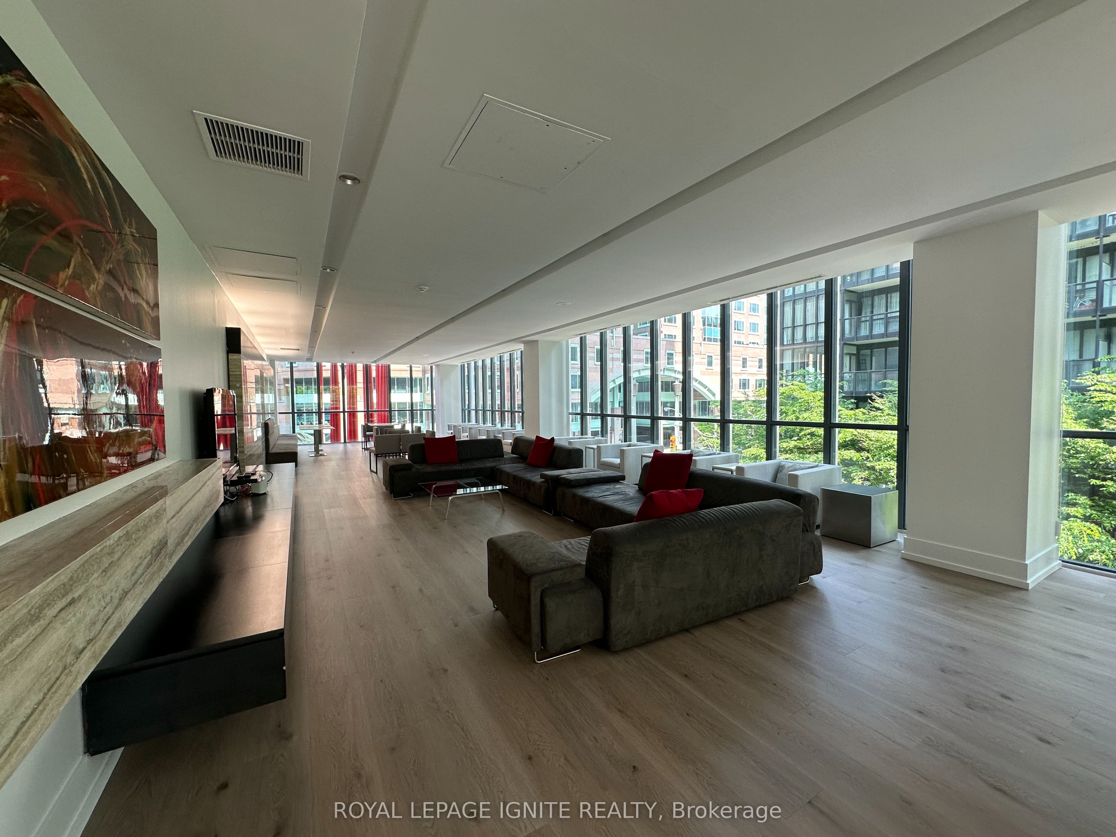 110 Charles Street E, #1809