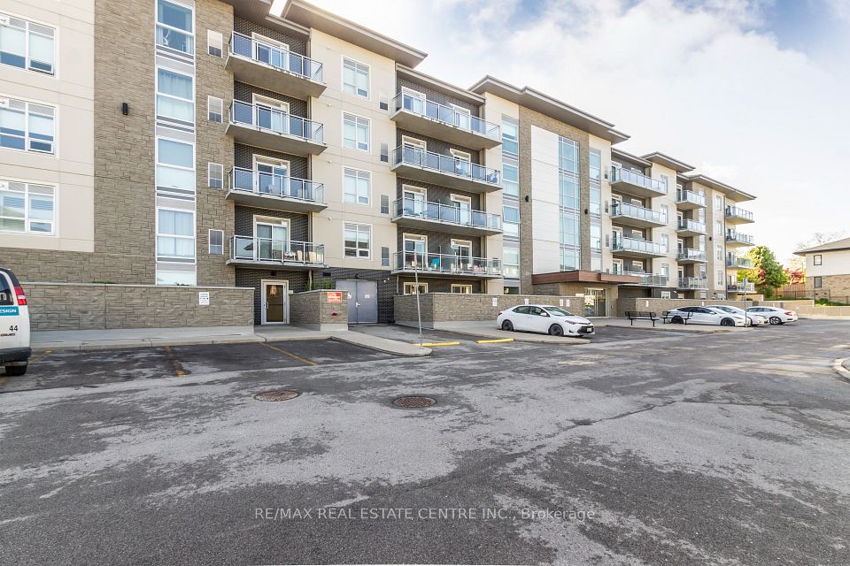 #213 - 16 Markle Crescent, Hamilton, ON L9G 0H4