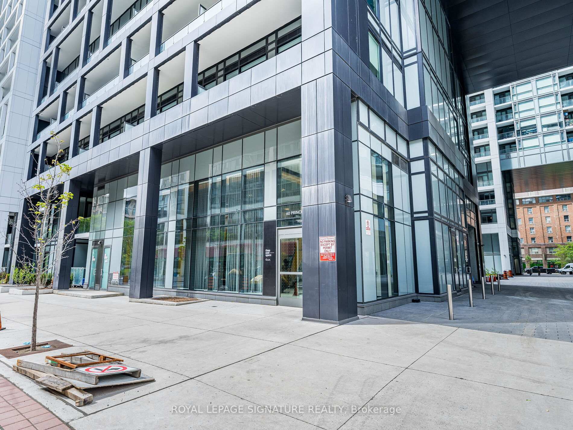 2 Bedrooms Condo at 60 Princess, Toronto For sale