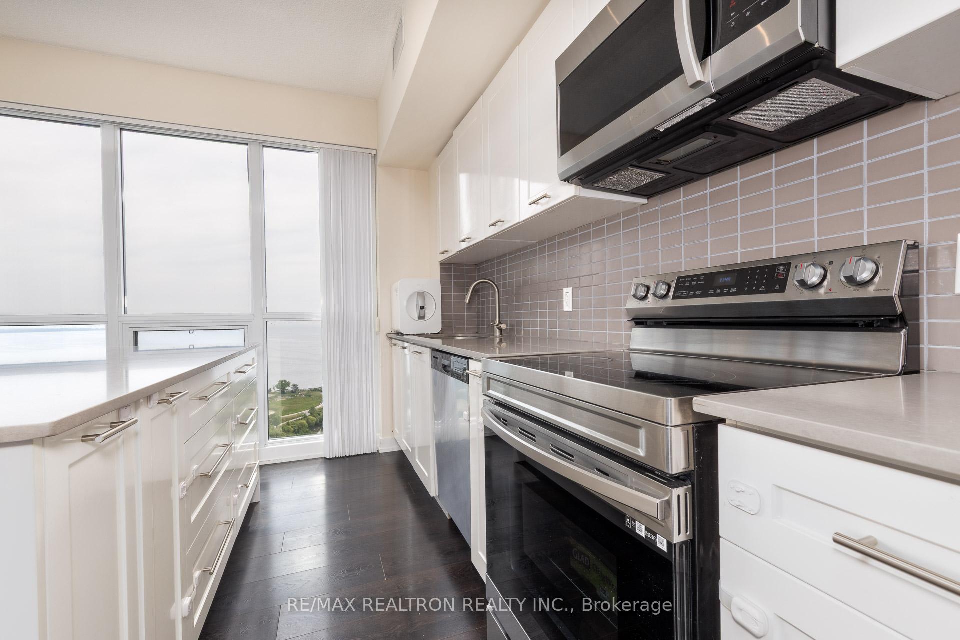 3 Bedrooms Condo at 2200 Lake Shore, Toronto For sale