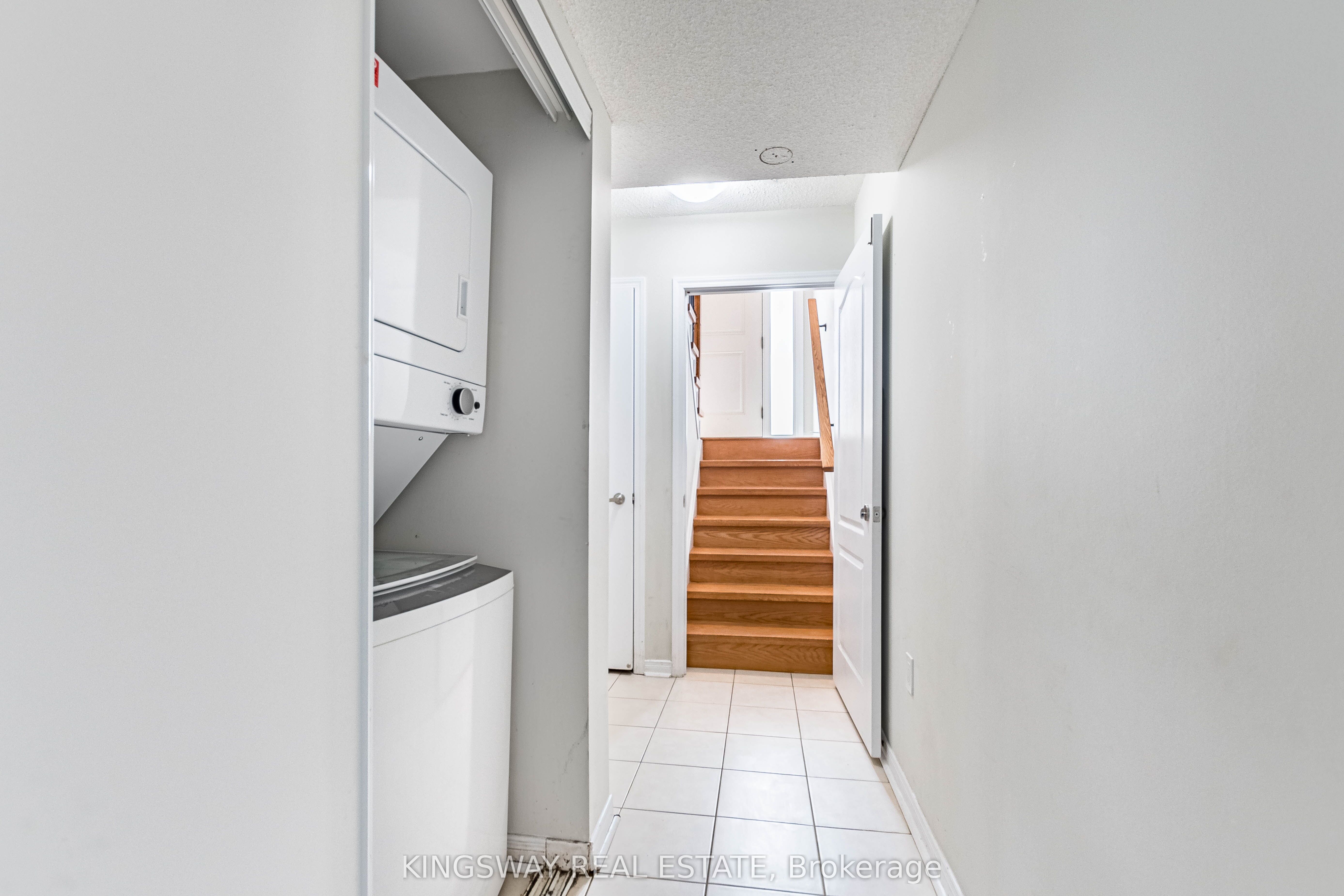5821 Tiz Road, Mississauga Hurontario