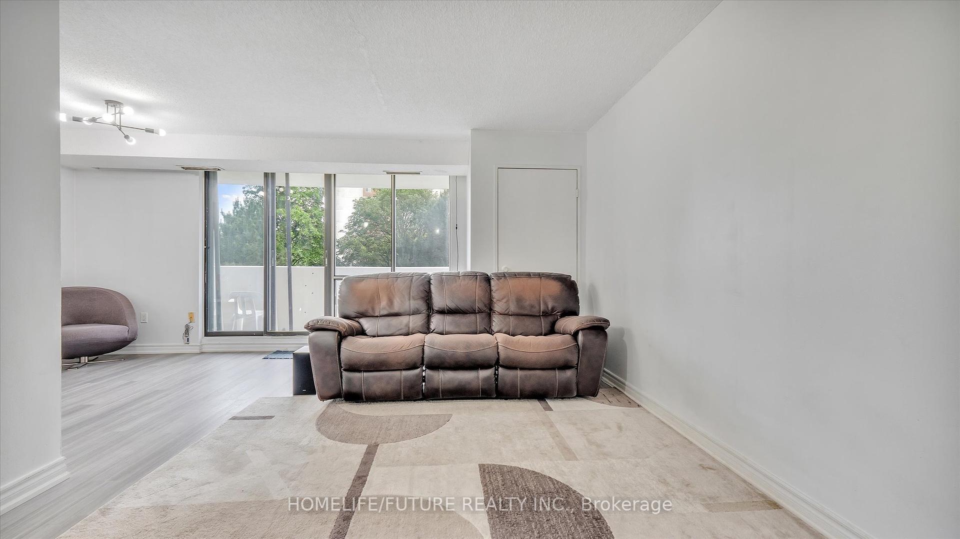 2 Bedrooms Condo at 10 Stonehill, Toronto For sale