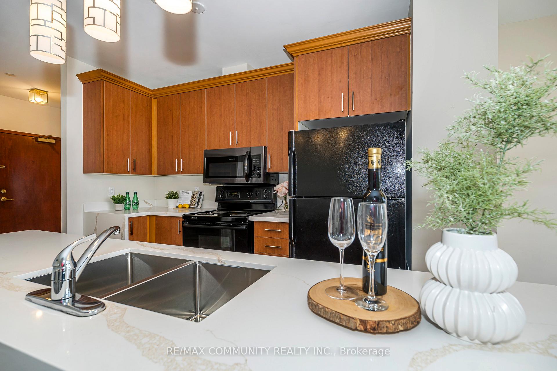 1 Bedroom Condo at 980 Yonge,  Toronto For sale