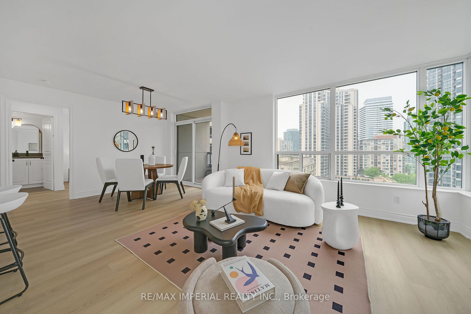 2 Bedrooms Condo at 5 northtown, Toronto For sale
