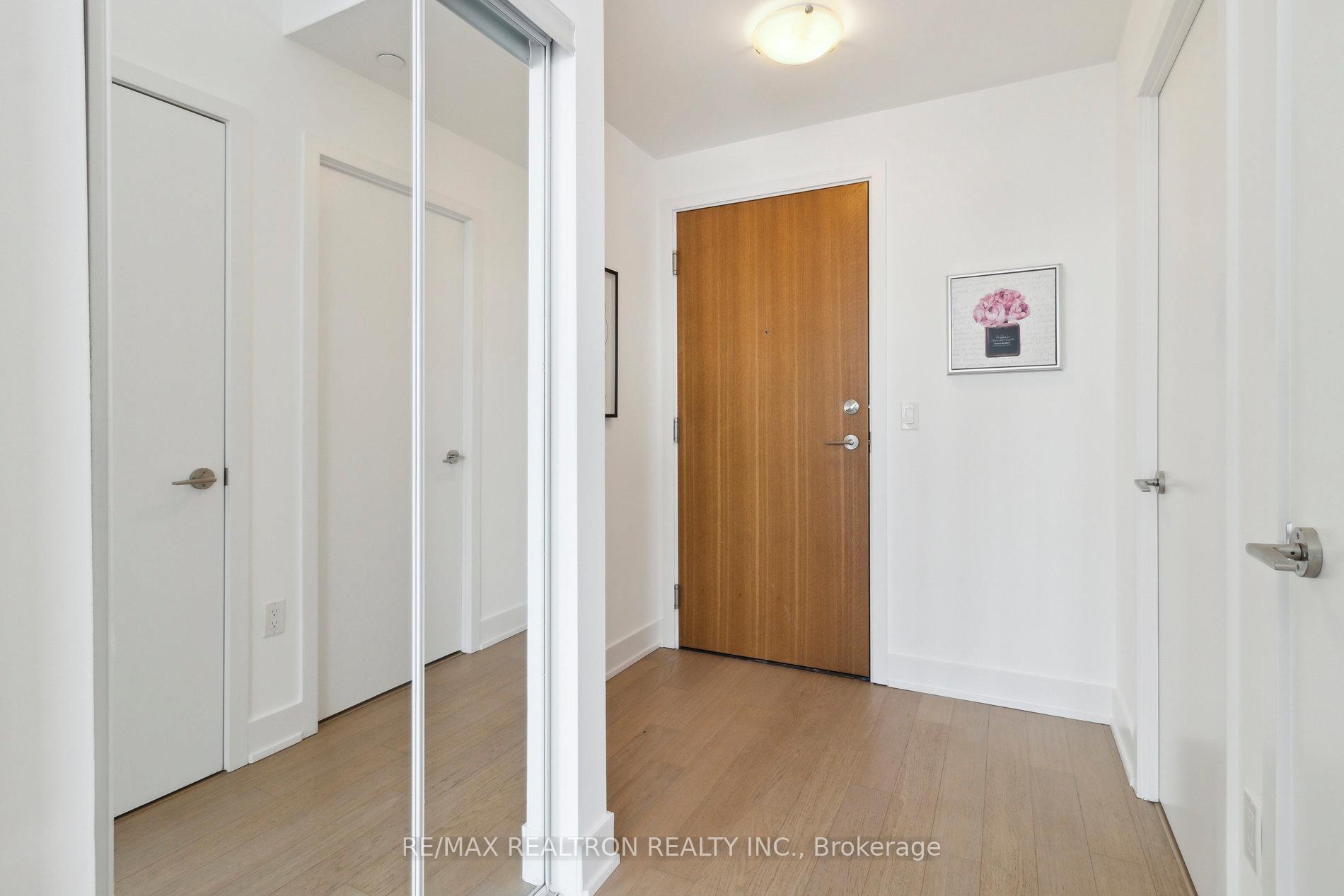 2 Bedrooms Condo at 30 Shore Breeze, Toronto For sale