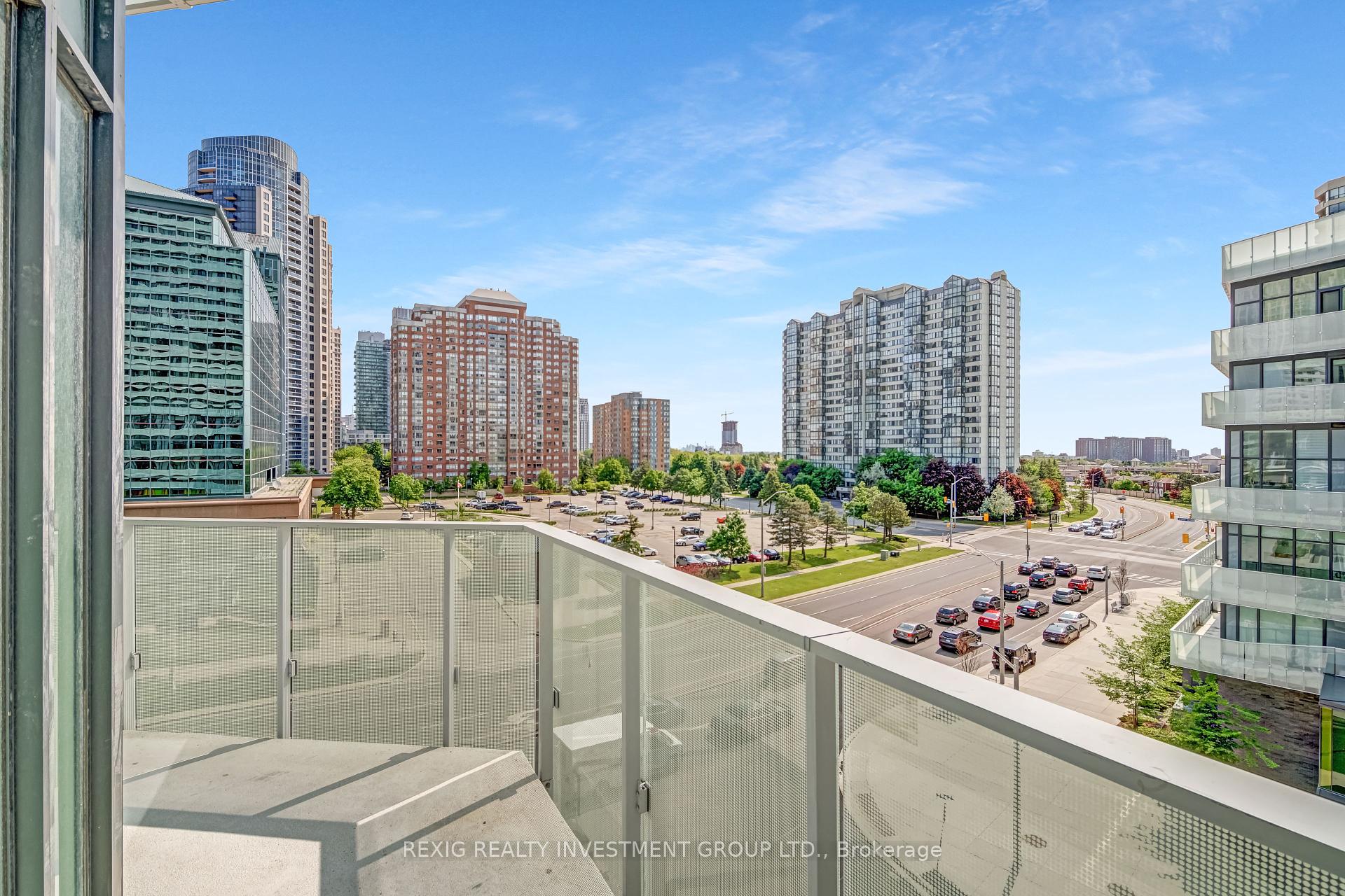 2 Bedrooms Condo at 3900 Confederation, Mississauga For sale