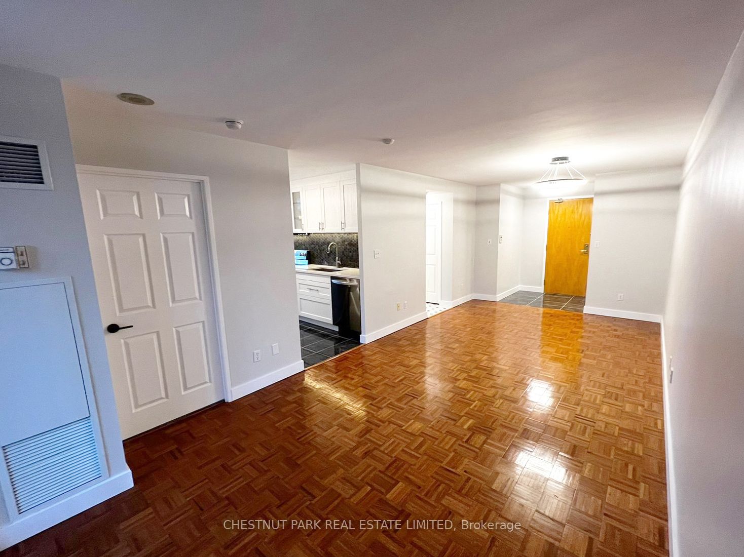 43 Eglinton Avenue E #909, Toronto C03 Yonge-Eglinton