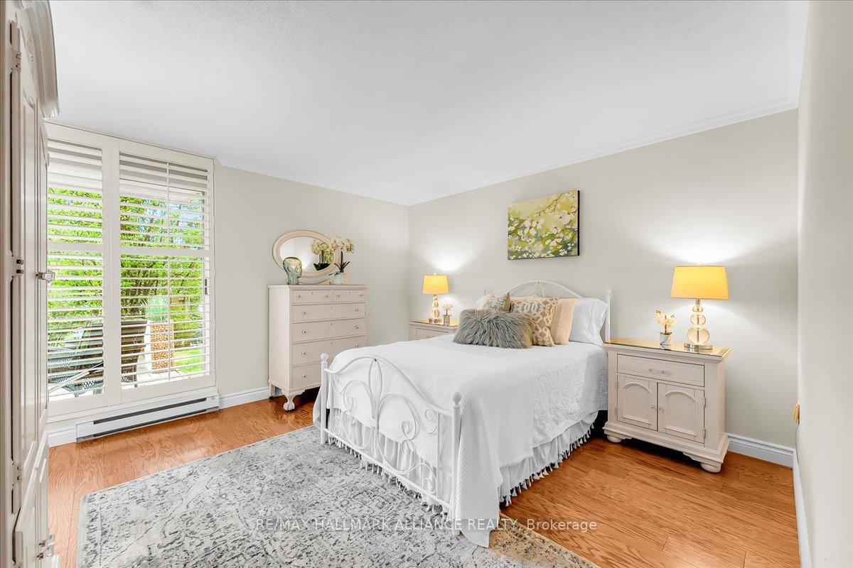 2 Bedrooms Condo at 1071 QUEENS, Oakville For sale