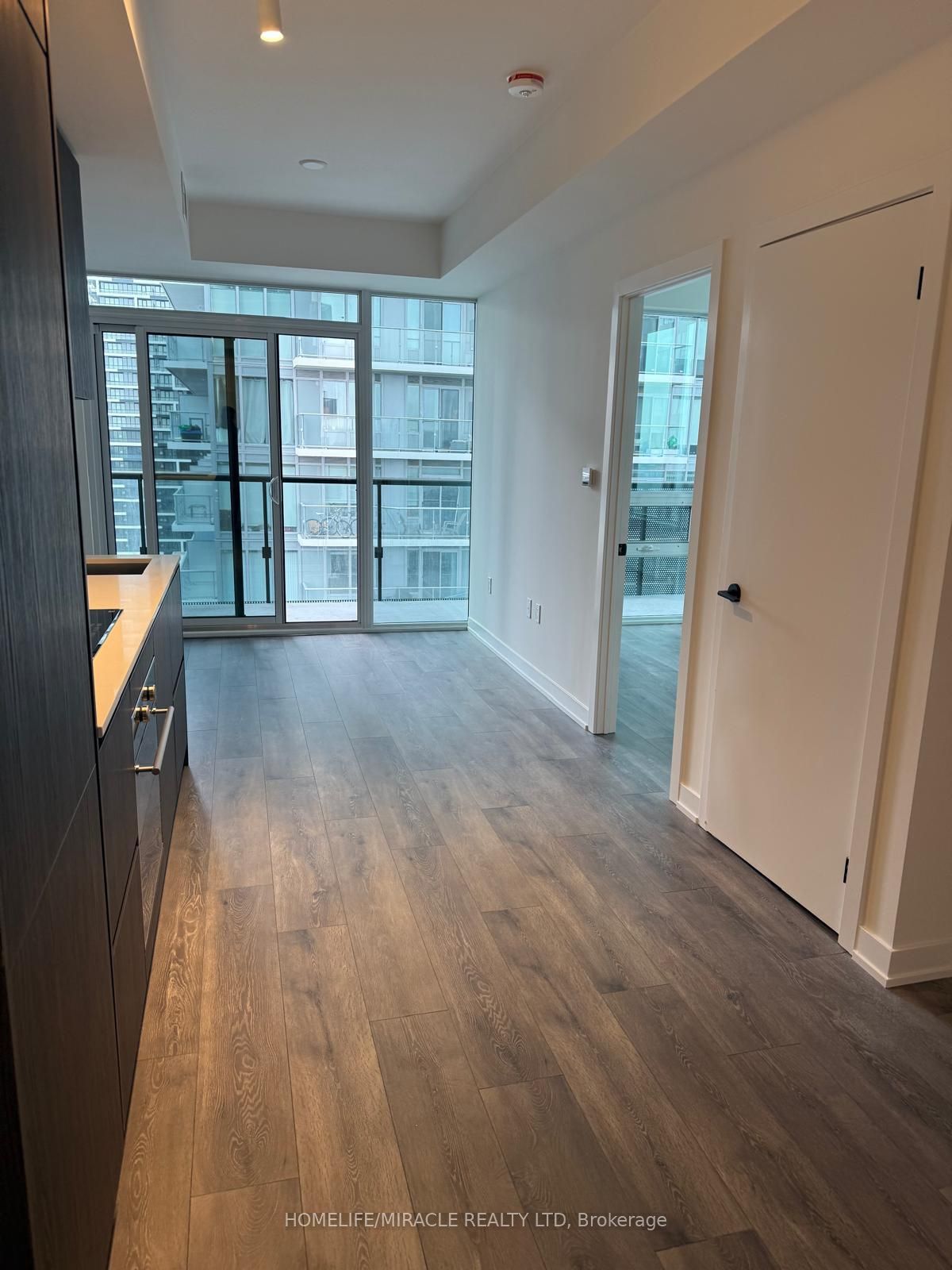 127 Broadway Avenue, #1805