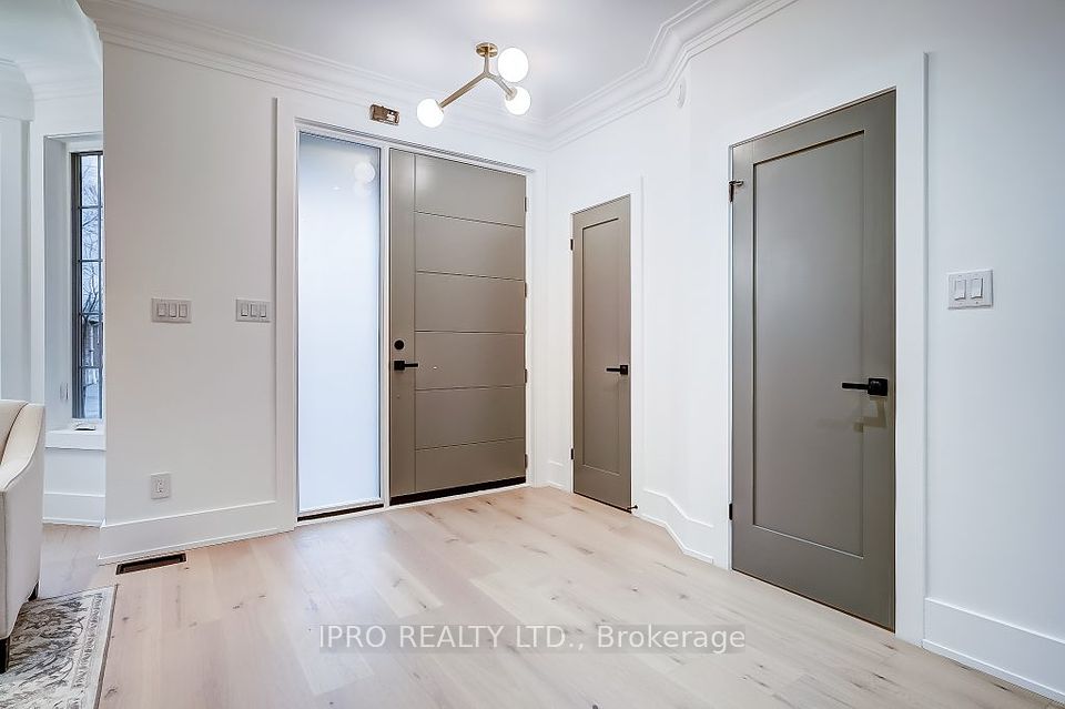 73 Inniswood Drive, Toronto, ON M1R 1E8