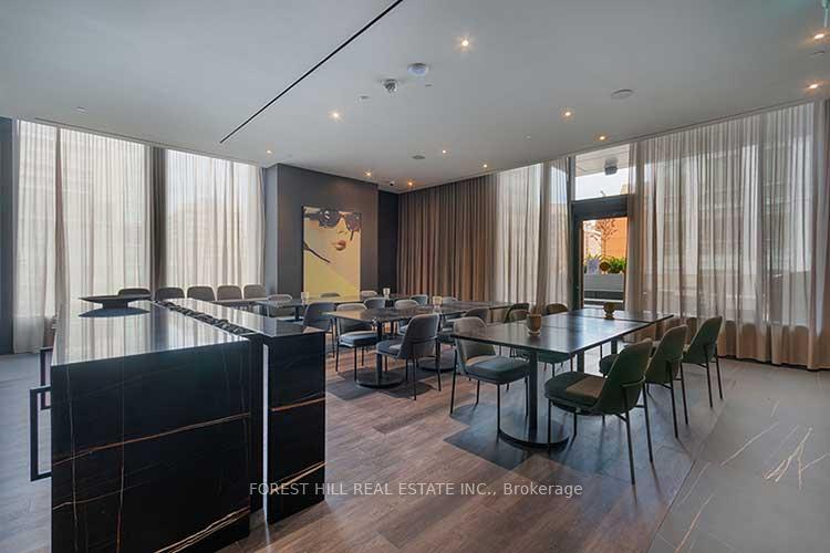 2 Bedrooms Condo at 11 Yorkville, Toronto For sale