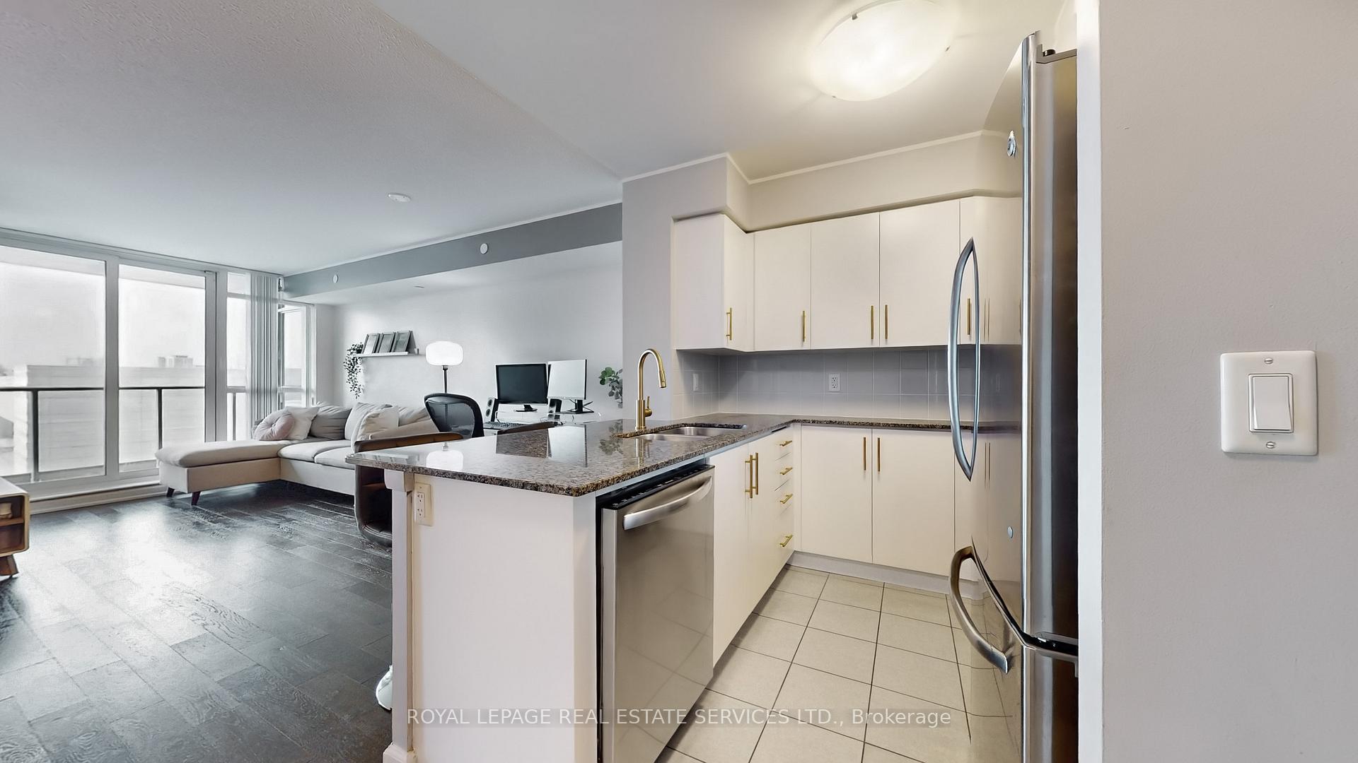 2 Bedrooms Condo at 205 Sherway Gardens, Toronto For sale