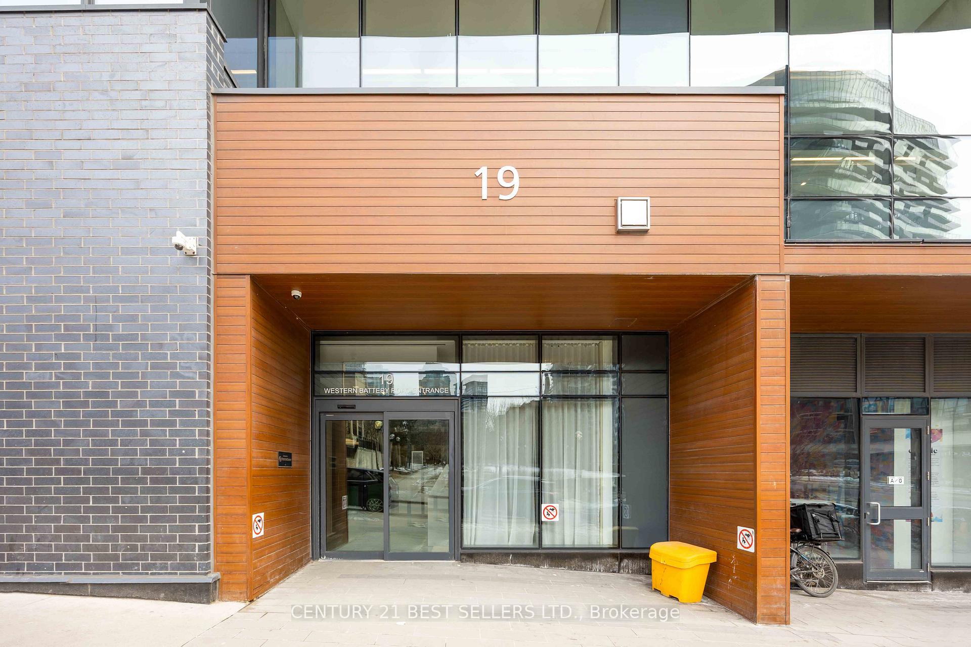 3 Bedrooms Condo at 19 Western Battery,  Toronto For sale