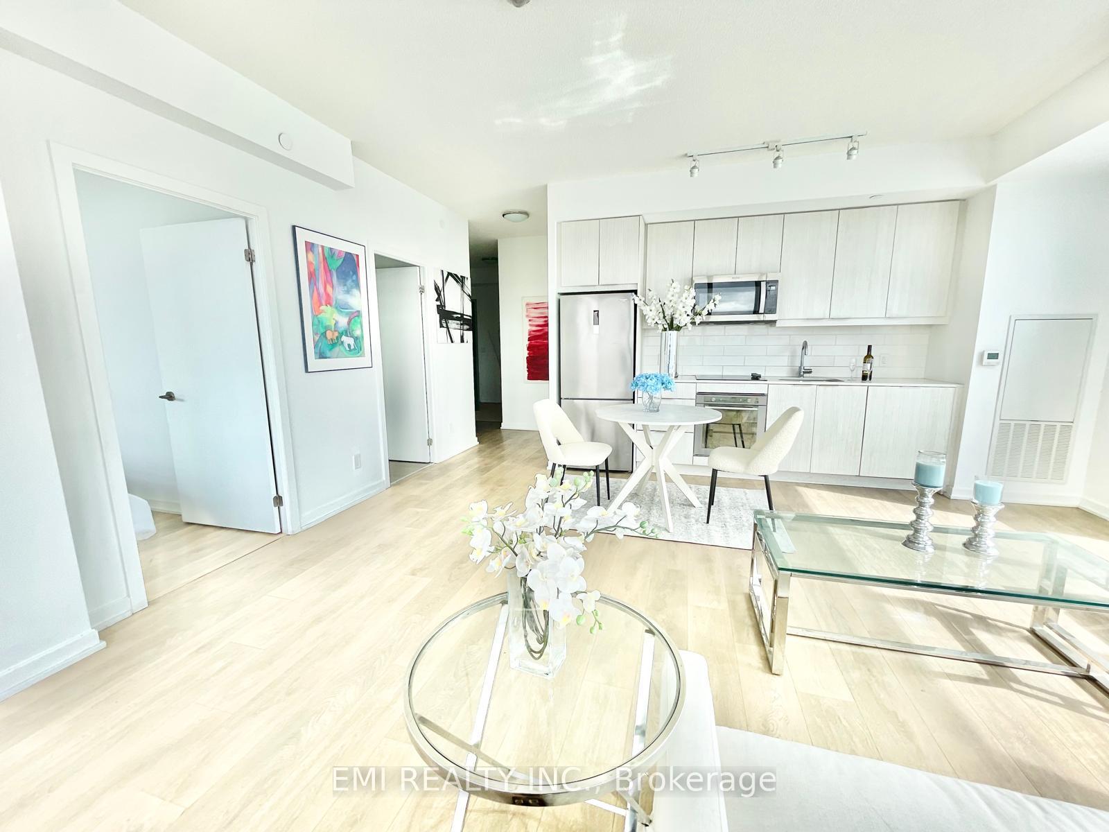 3 Bedrooms Condo at 36 Forest Manor,  Toronto For sale