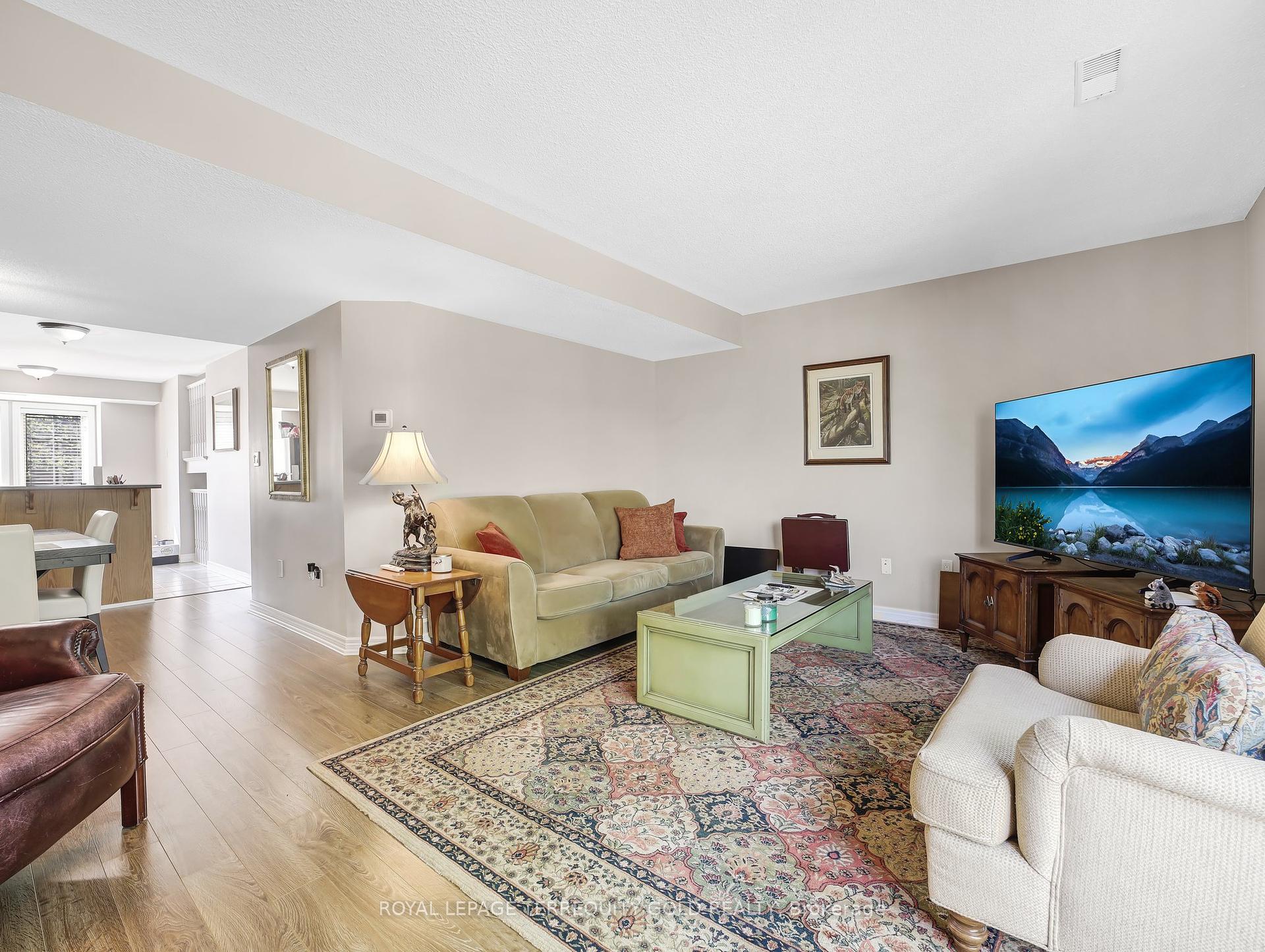 3 Bedrooms Condo at 4045 Upper Middle, Burlington For sale