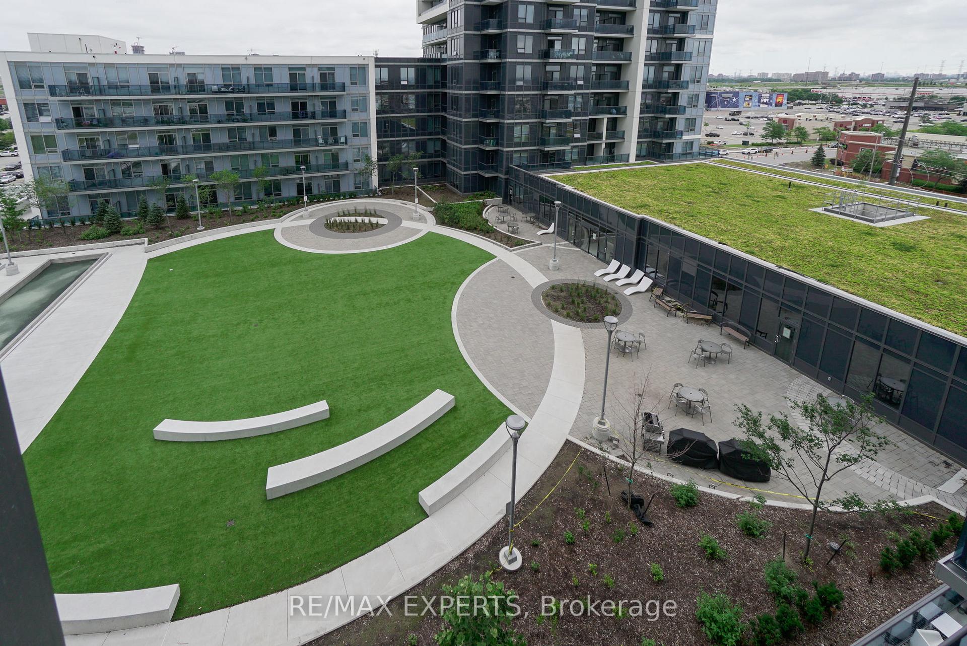 2 Bedrooms Condo at 3700 Highway 7, Vaughan For sale