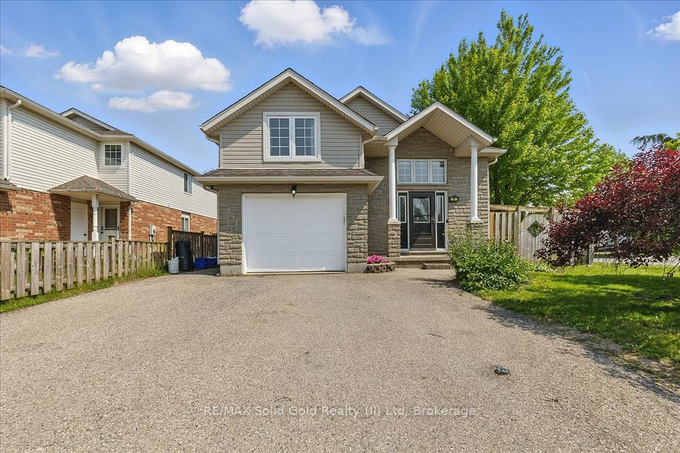 3 Wisteria Court
