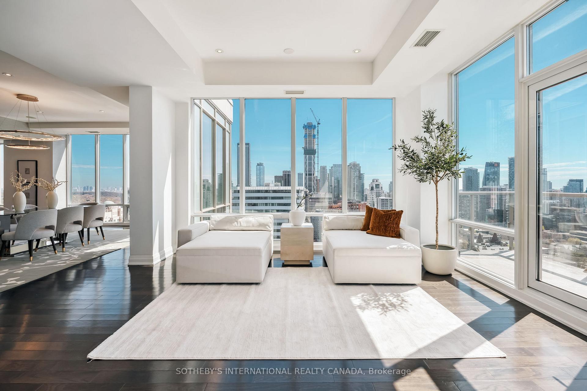 3 Bedrooms Condo at 1 Bedford, Toronto For sale