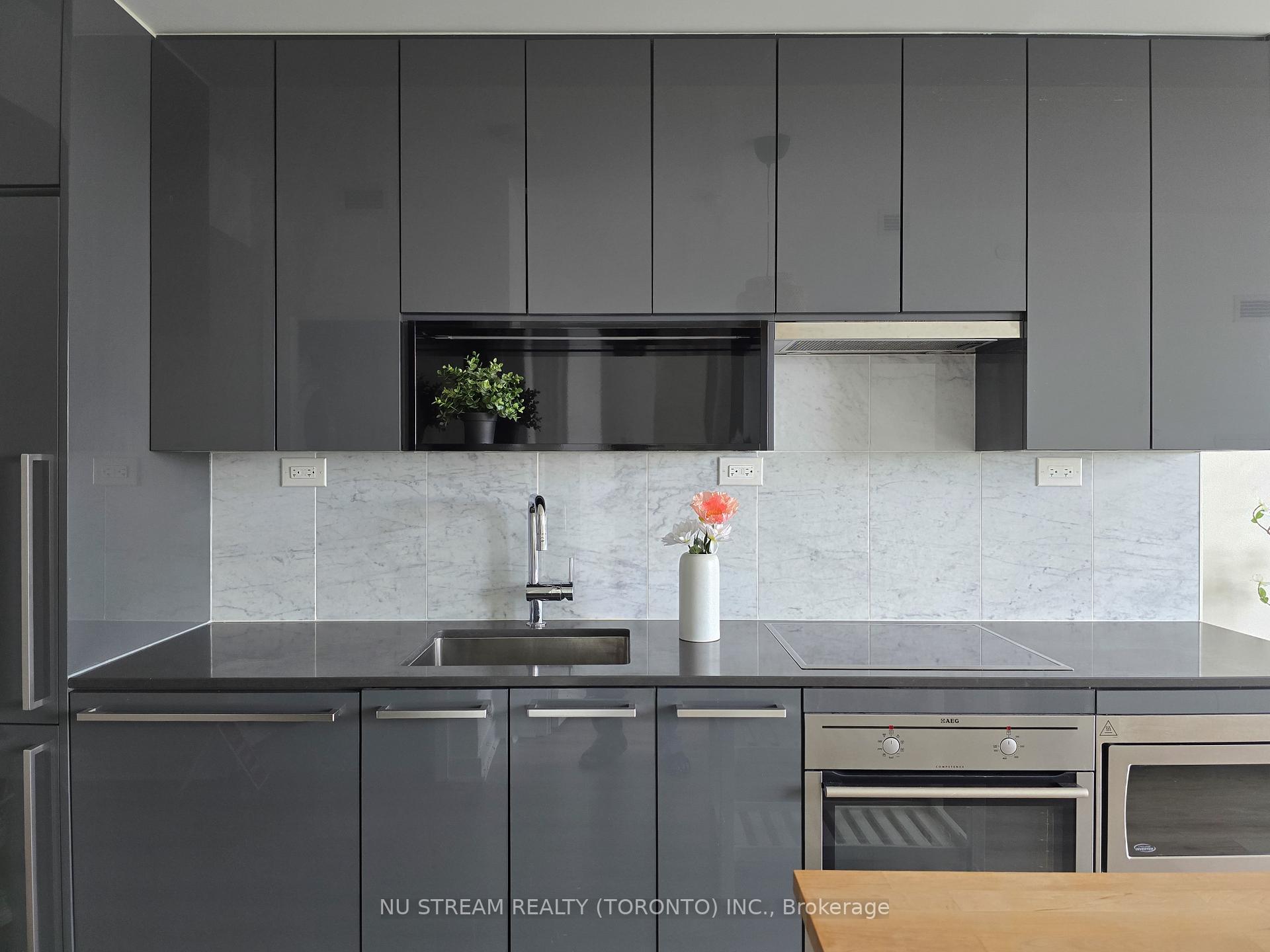 1 Bedroom Condo at 115 Mcmahon, Toronto For sale