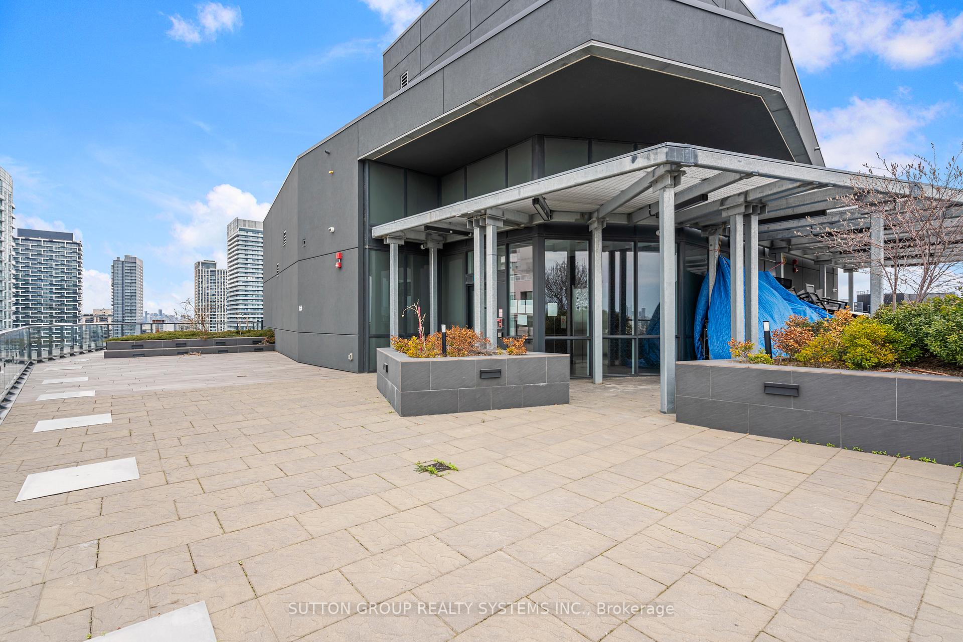 2 Bedrooms Condo at 11 Lillian, Toronto For sale