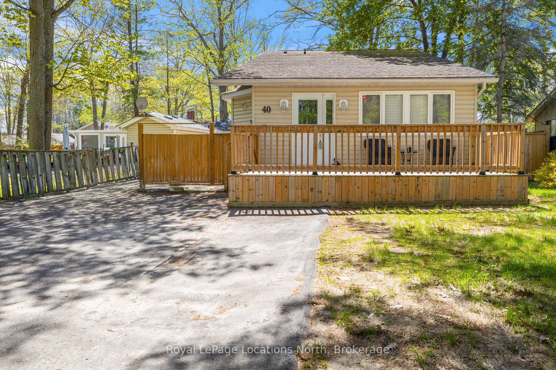 40 Savarin Street, Wasaga Beach, ON L9Z 2N8