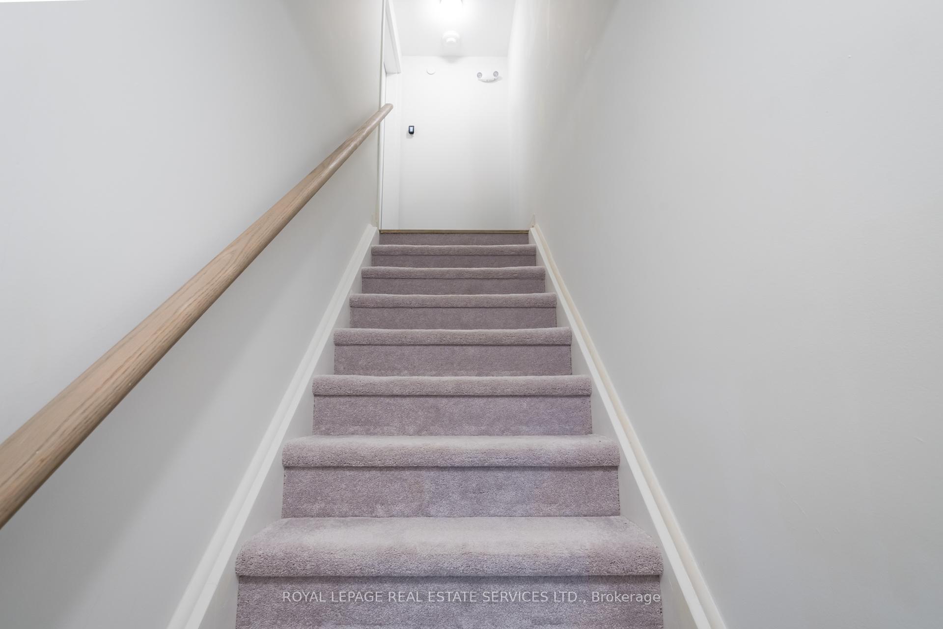 2 Bedrooms Condo at 3415 RIDGEWAY, Mississauga For sale