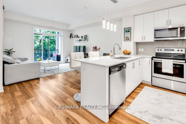 2 Bedrooms Condo at 320 Plains, Burlington For sale