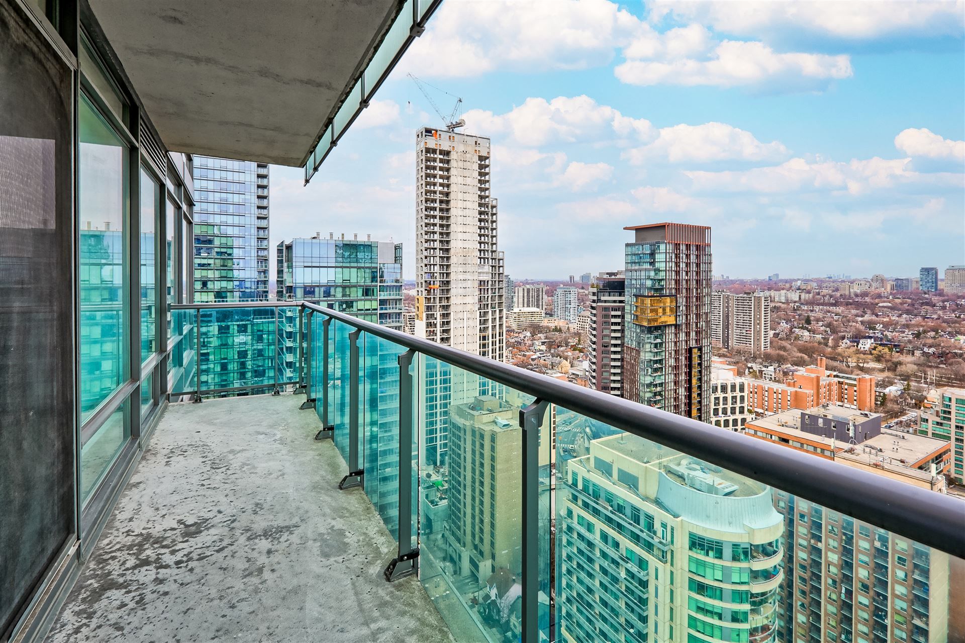 18 Yorkville Avenue 2906