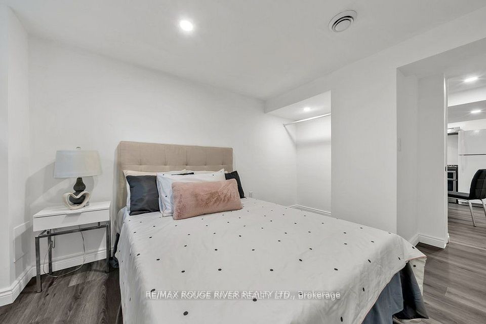 https://trreb-image.ampre.ca/u4PBPvsw5DqHgzwwuCYPSsCn095faNBmYrki0u4DeJE/rs:fit:960:960/wm:.5:so:0:50:.4/wmsh:10/wmt:PHNwYW4gZm9yZWdyb3VuZD0nd2hpdGUnIGZvbnQ9JzY4Jz5SRS9NQVggUk9VR0UgUklWRVIgUkVBTFRZIExURC4sIEJyb2tlcmFnZTwvc3Bhbj4/L3RycmViL2xpc3RpbmdzLzQwLzg2LzQzLzI3L3AvNDA2ZWZiMDgtOTYyYy00Zjk3LWI0MzYtNzhmYWVlMTkxMTBjLmpwZw.jpg