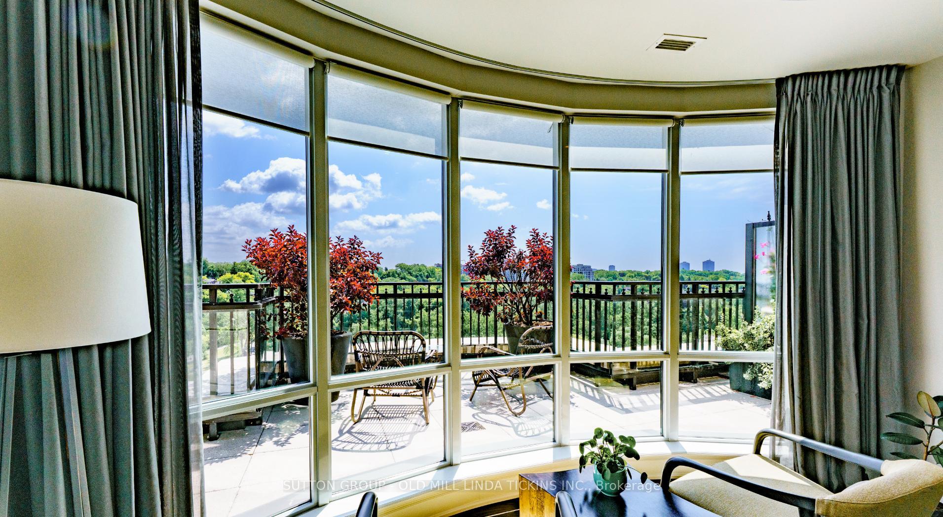 2 Bedrooms Condo at 30 Old Mill, Toronto For sale