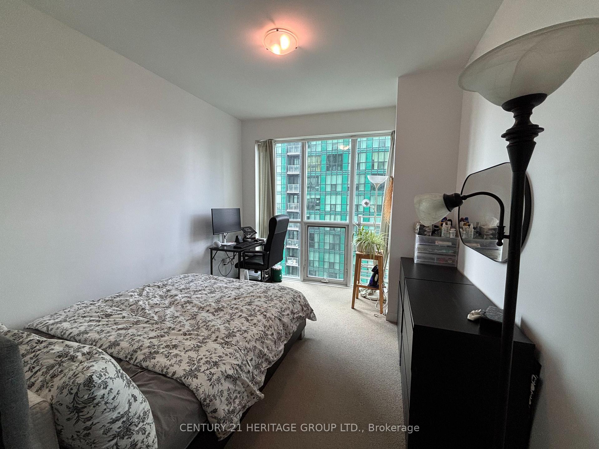 3 Bedrooms Condo at 9 Bogert, Toronto For sale