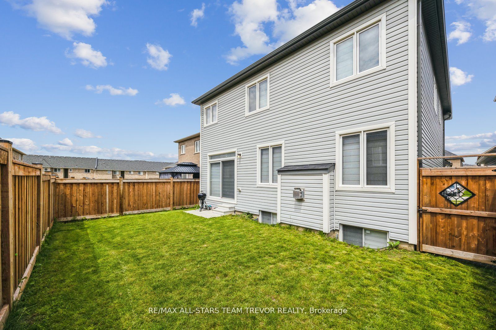 83 Kingknoll Crescent