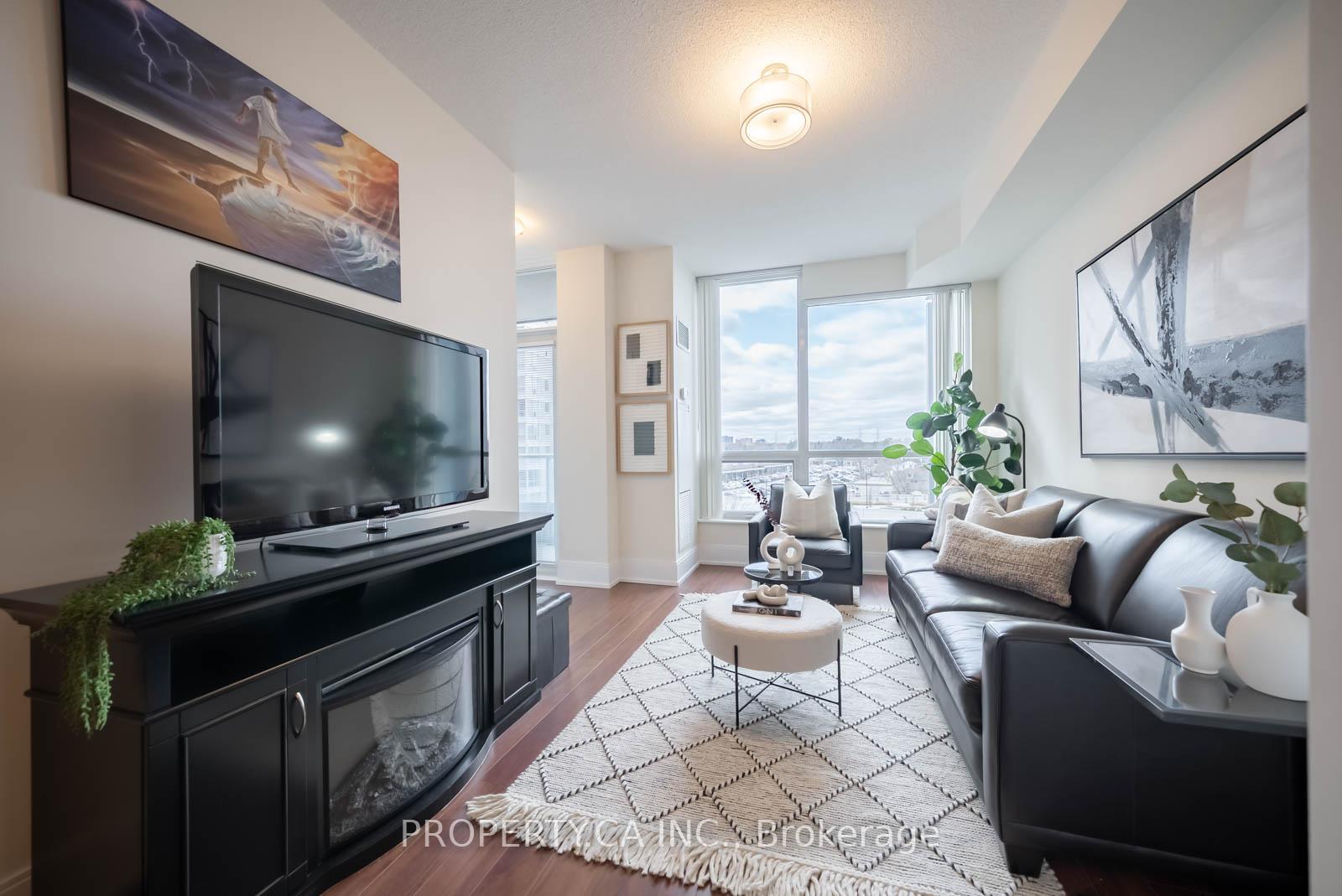 2 Bedrooms Condo at 15 Viking, Toronto For sale